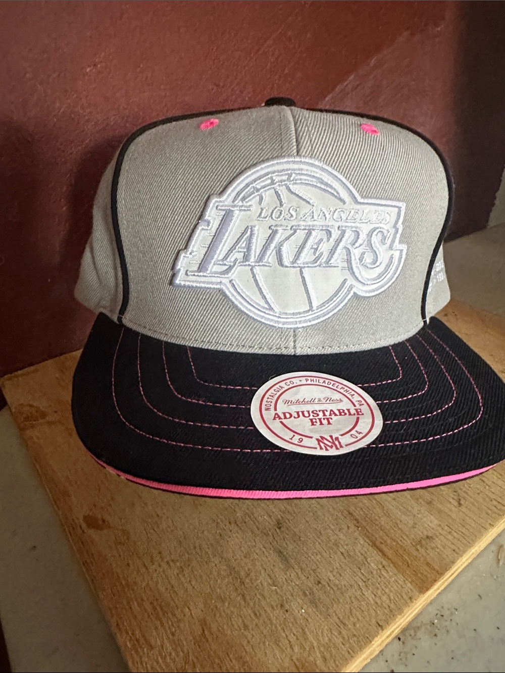 New Los Angeles Lakers Grey Pink Snapback hat brand new cap NBA sports fashion